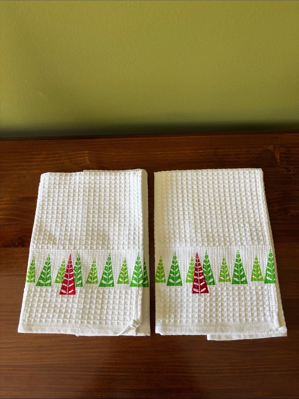 Crate&Barrel White Tannenbaum Dishtowel Set of 2